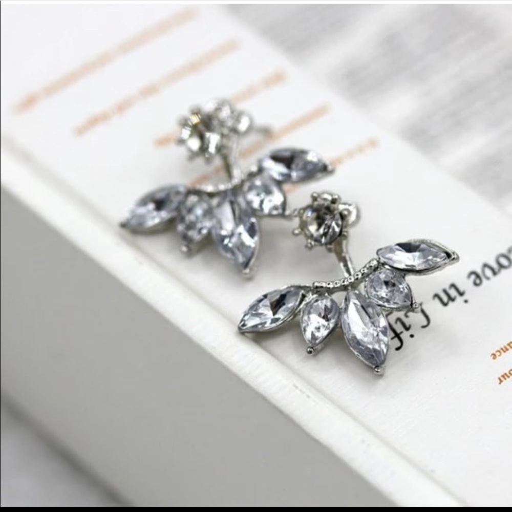 New Leaf Gold or Silver Studs - Picture 4 of 5